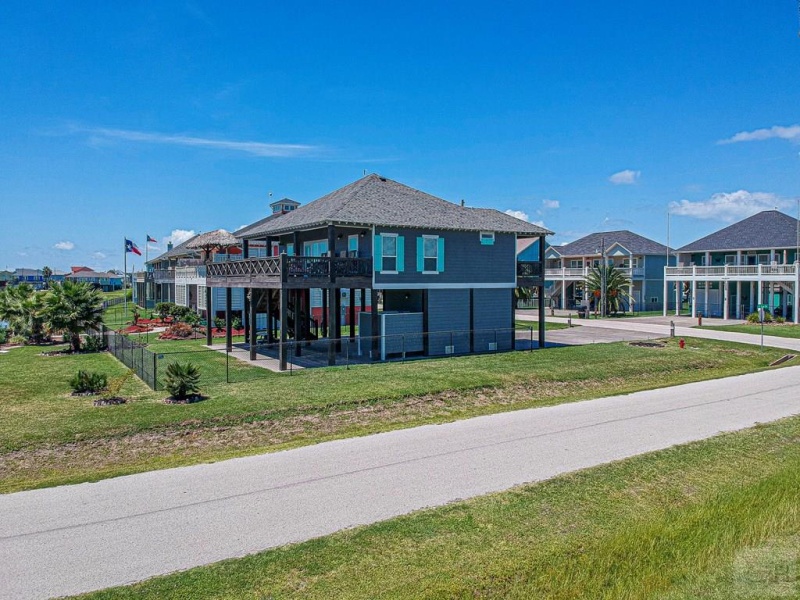 2298 E Crab, Crystal Beach, Texas 77650, 3 Bedrooms Bedrooms, ,2 BathroomsBathrooms,Home,For sale,Crab,20220855