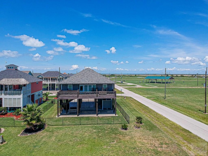 2298 E Crab, Crystal Beach, Texas 77650, 3 Bedrooms Bedrooms, ,2 BathroomsBathrooms,Home,For sale,Crab,20220855