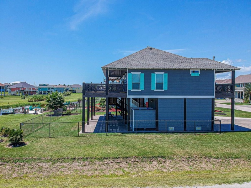 2298 E Crab, Crystal Beach, Texas 77650, 3 Bedrooms Bedrooms, ,2 BathroomsBathrooms,Home,For sale,Crab,20220855