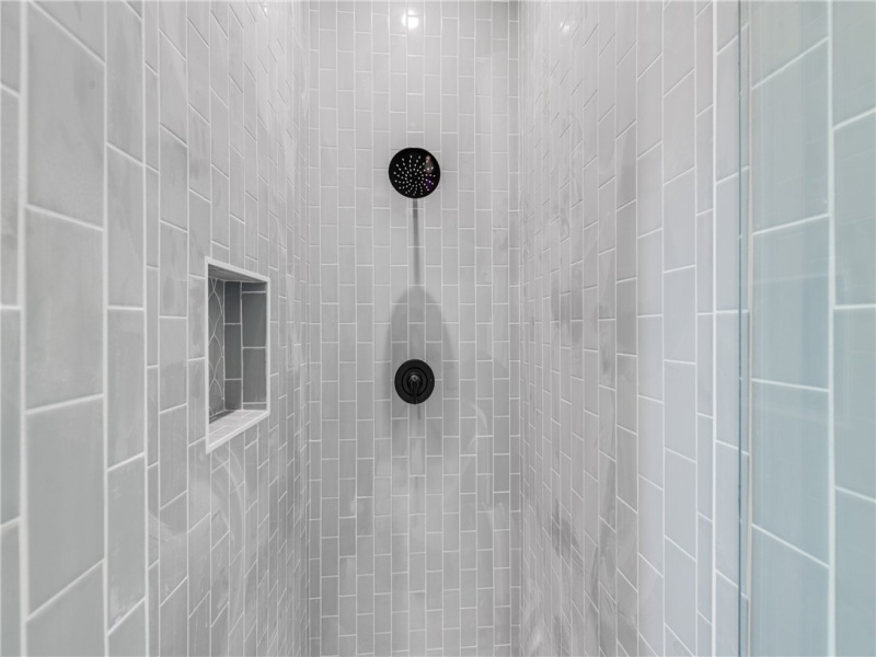 Guest bath shower tile detail