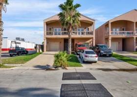 106A E Aries Dr., South Padre Island, Texas 78597, 4 Bedrooms Bedrooms, ,3 BathroomsBathrooms,Townhouse,For sale,Aries Dr.,94662