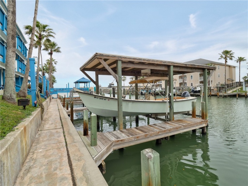 Covered Boat Lift