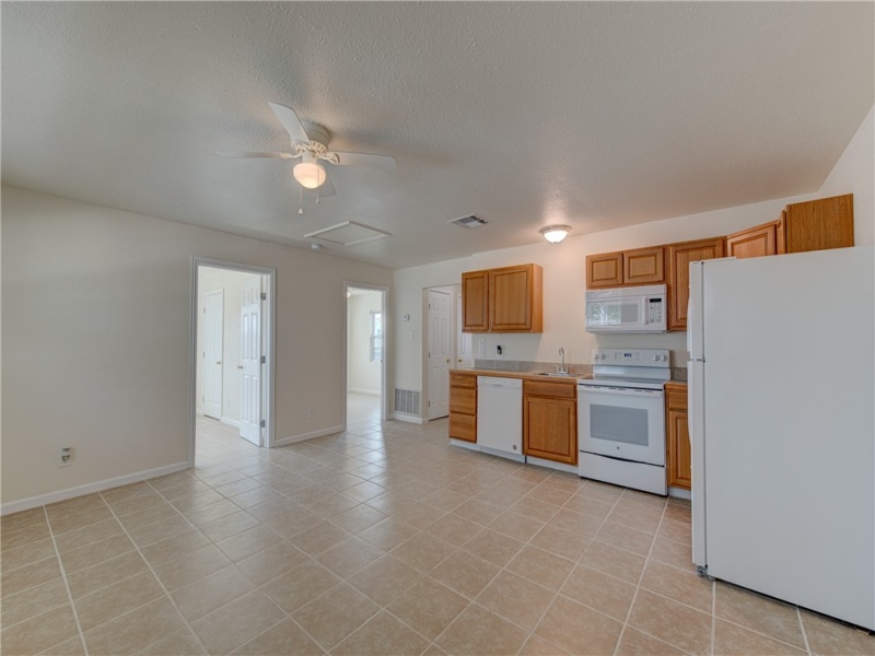 421 Kitchen, living and dining room.