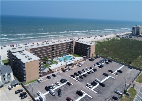 Welcome to Gulfstream Condos on the Beach!