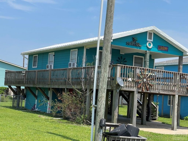 964 Holiday Drive, Crystal Beach, Texas 77650, 2 Bedrooms Bedrooms, ,1 BathroomBathrooms,Home,For sale,Holiday Drive,20230535