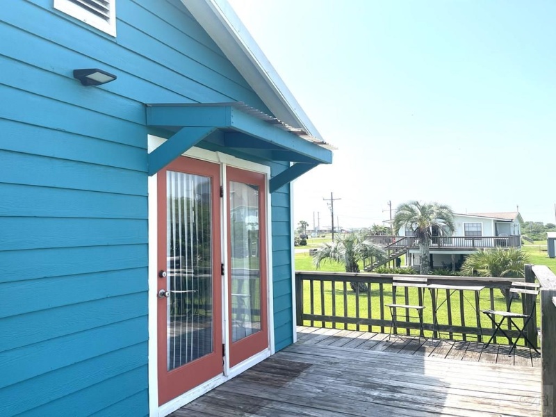 964 Holiday Drive, Crystal Beach, Texas 77650, 2 Bedrooms Bedrooms, ,1 BathroomBathrooms,Home,For sale,Holiday Drive,20230535