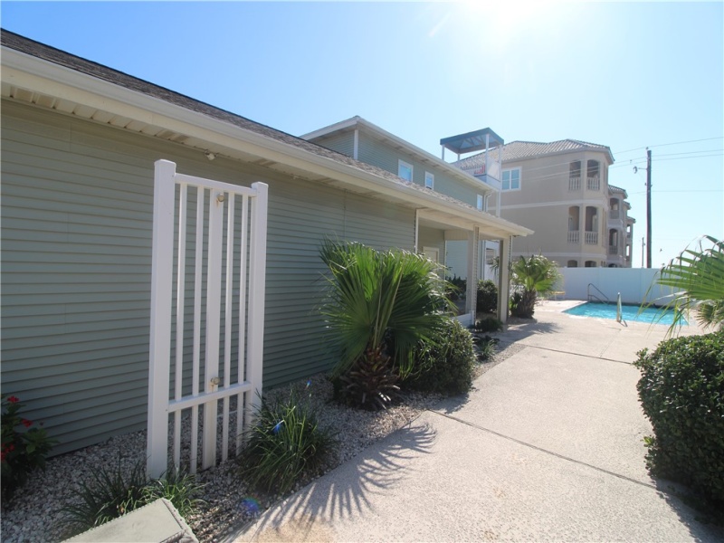 14901 Windward Drive, Corpus Christi, Texas 78418, 3 Bedrooms Bedrooms, ,2 BathroomsBathrooms,Townhouse,For sale,Windward,420663