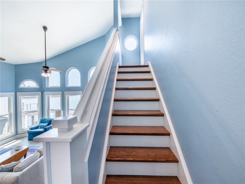 Staircase to 2nd owner's suite