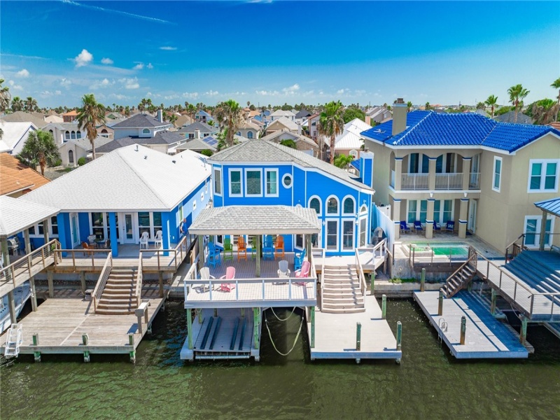 Lovely canal home!