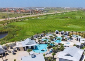 Palmilla golf course and community pool