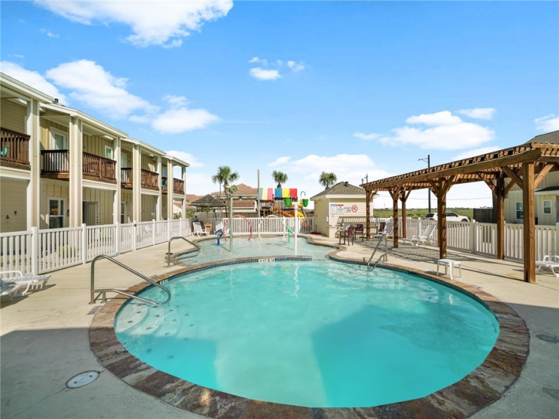 Hot tub that is connected to the Pool