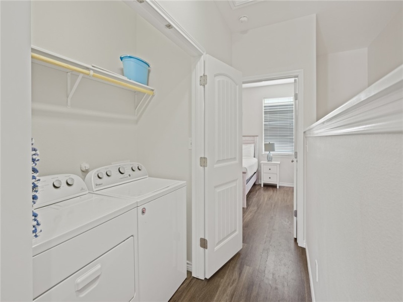 Laundry Area between the front & back Bedrooms