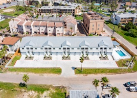 109 E Parade Dr., South Padre Island, Texas 78597, 2 Bedrooms Bedrooms, ,2 BathroomsBathrooms,Condo,For sale,Horizon at Padre,Parade Dr.,97713
