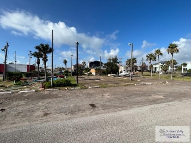 3213 S Padre Blvd., South Padre Island, Texas 78597, ,Commercial,For sale,Previous Mini Golf Building,Padre Blvd.,97748