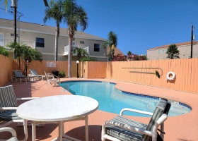 126 E Hibiscus St., South Padre Island, Texas 78597, 2 Bedrooms Bedrooms, ,2 BathroomsBathrooms,Condo,For sale,Las Flores,Hibiscus St.,98824