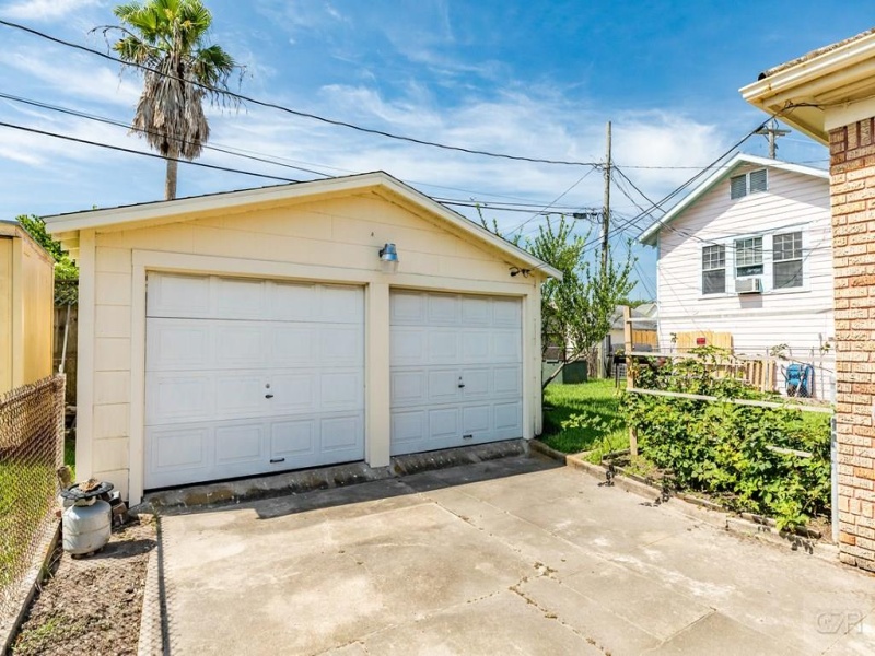 4917 Austin Drive, Galveston, Texas 77551, 2 Bedrooms Bedrooms, ,1 BathroomBathrooms,Home,For sale,Austin Drive,20230558
