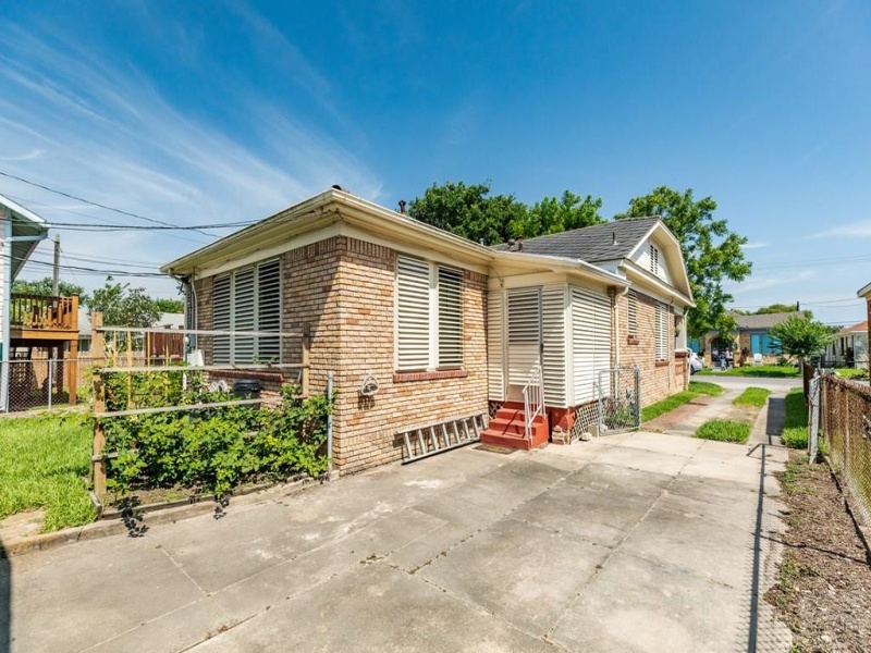 4917 Austin Drive, Galveston, Texas 77551, 2 Bedrooms Bedrooms, ,1 BathroomBathrooms,Home,For sale,Austin Drive,20230558