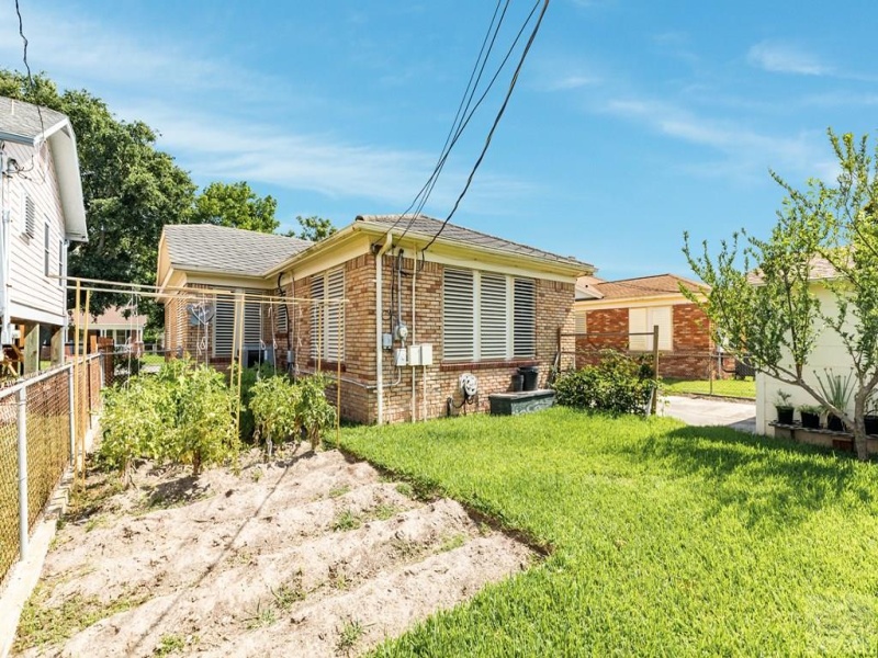 4917 Austin Drive, Galveston, Texas 77551, 2 Bedrooms Bedrooms, ,1 BathroomBathrooms,Home,For sale,Austin Drive,20230558