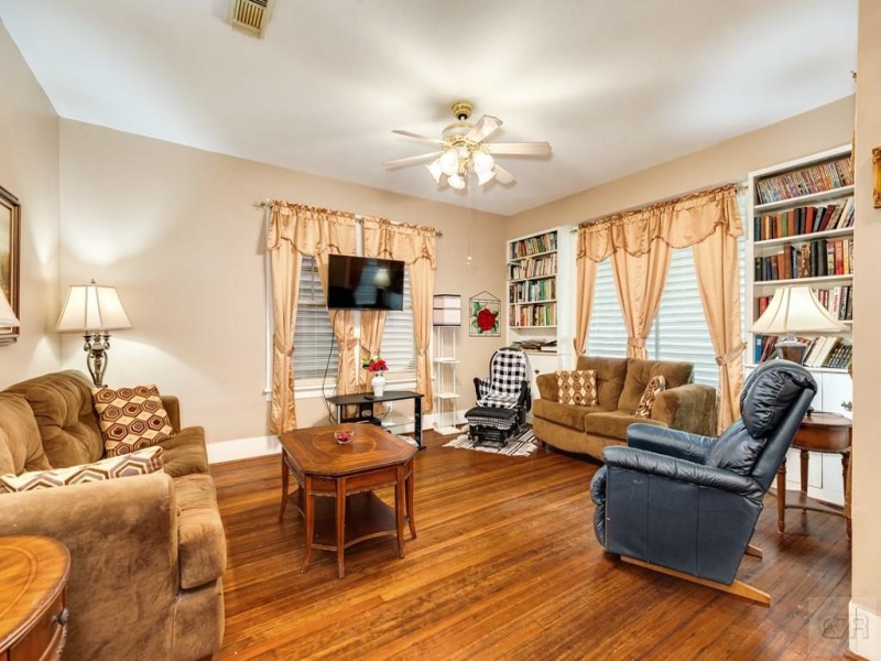 4917 Austin Drive, Galveston, Texas 77551, 2 Bedrooms Bedrooms, ,1 BathroomBathrooms,Home,For sale,Austin Drive,20230558