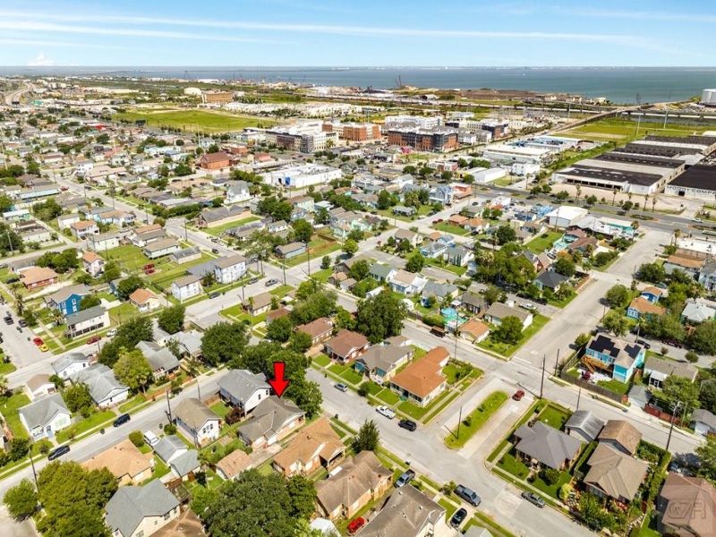 4917 Austin Drive, Galveston, Texas 77551, 2 Bedrooms Bedrooms, ,1 BathroomBathrooms,Home,For sale,Austin Drive,20230558