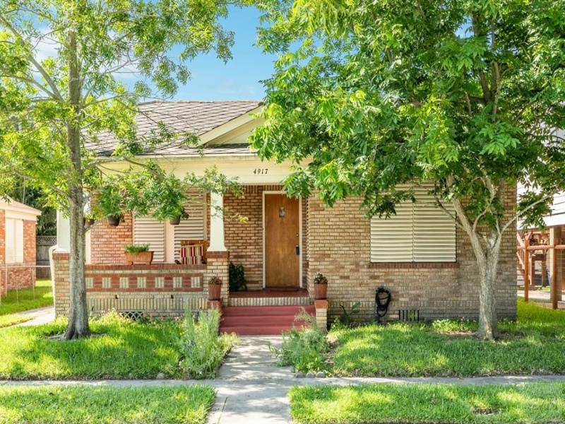 4917 Austin Drive, Galveston, Texas 77551, 2 Bedrooms Bedrooms, ,1 BathroomBathrooms,Home,For sale,Austin Drive,20230558