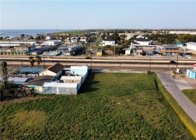 Centrally located in Flour Bluff