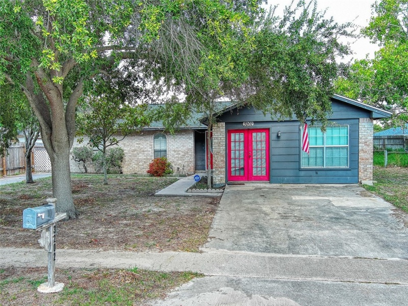 3202 Meadow Ridge Drive, Corpus Christi, Texas 78418, 3 Bedrooms Bedrooms, ,2 BathroomsBathrooms,Home,For sale,Meadow Ridge,426352