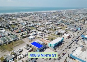 Oversized commercial lot in the heart of downtown