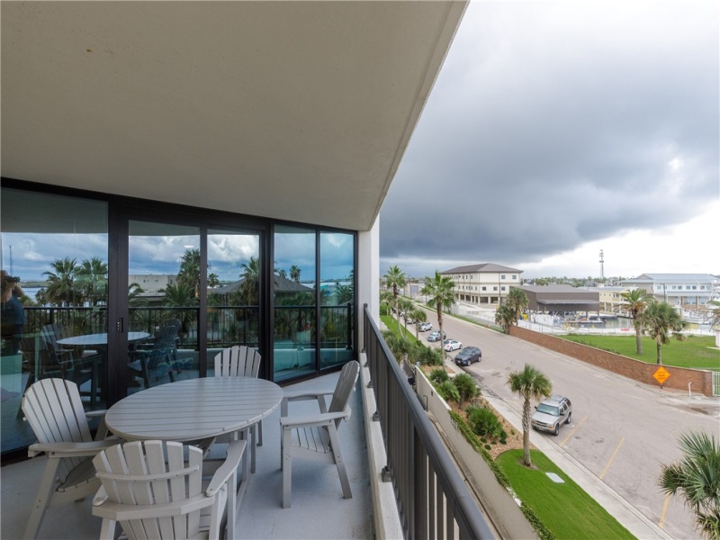 1000 N Station, Port Aransas, Texas 78373, 2 Bedrooms Bedrooms, ,2 BathroomsBathrooms,Condo,For sale,Station,427058