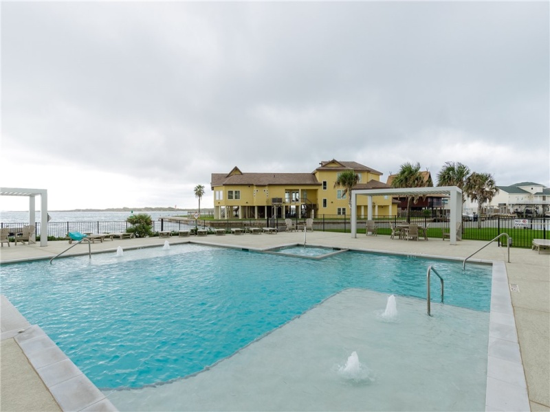 1000 N Station, Port Aransas, Texas 78373, 2 Bedrooms Bedrooms, ,2 BathroomsBathrooms,Condo,For sale,Station,427058