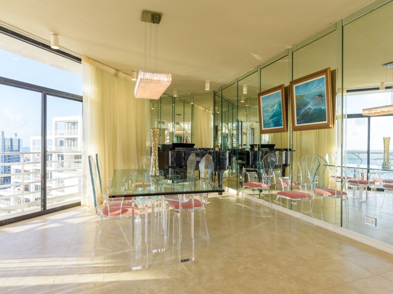 Dining Room w/ Piano