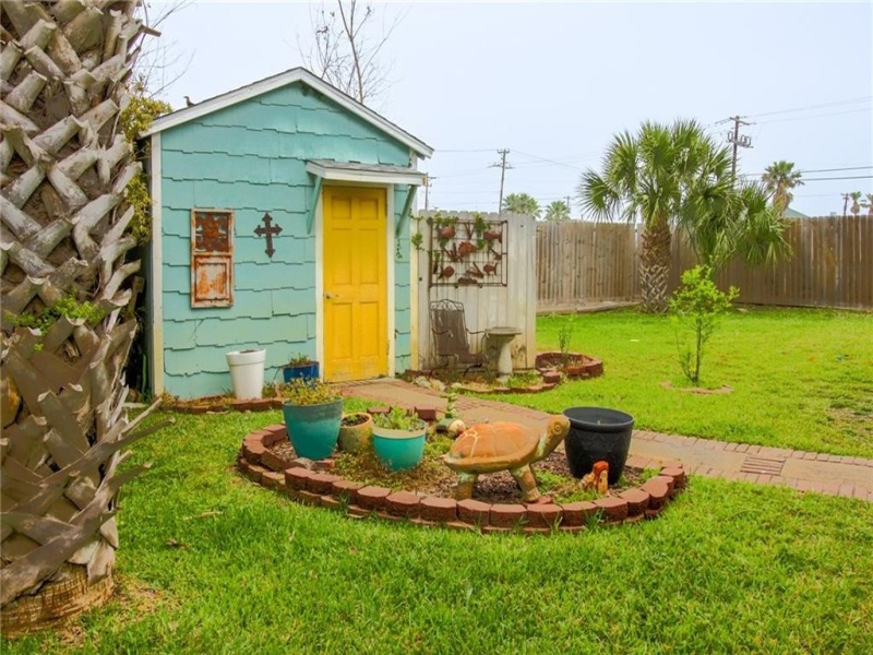 112 W White Avenue, Port Aransas, Texas 78373, 3 Bedrooms Bedrooms, ,2 BathroomsBathrooms,Home,For sale,White,427208