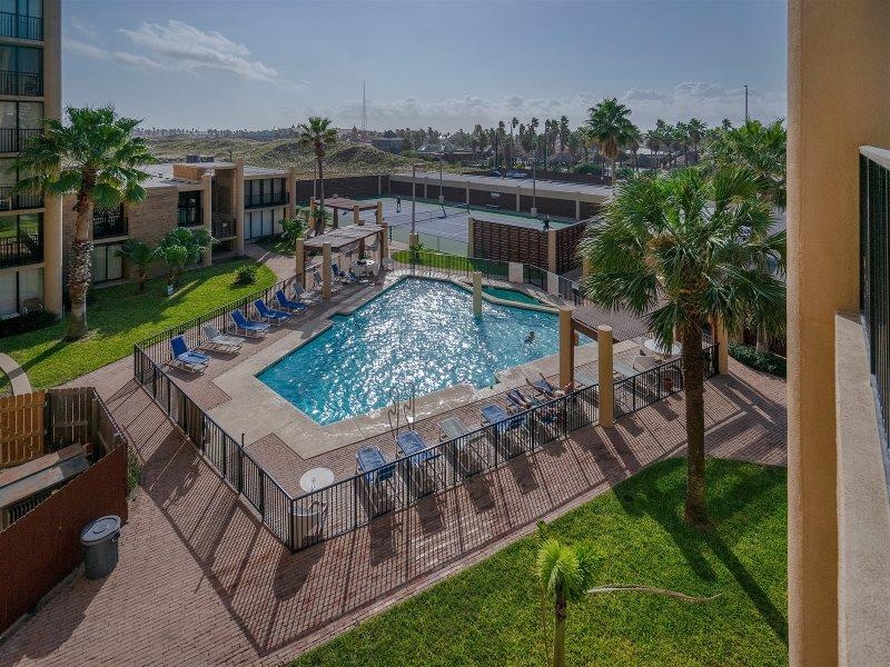 110 Padre Blvd., South Padre Island, Texas 78597, 3 Bedrooms Bedrooms, ,2 BathroomsBathrooms,Condo,For sale,Sea Vista I,Padre Blvd.,99044