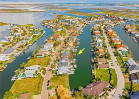 Located on ideal shady side of the canal in Island Moorings