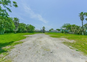 5721 S 1/2, Galveston, Texas 77551, ,Land,For sale,S 1/2,20231817