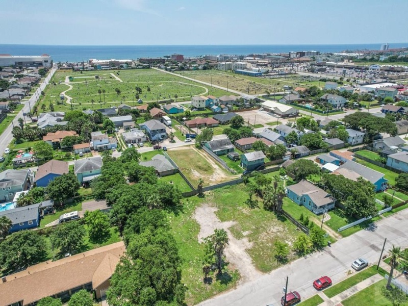 5721 S 1/2, Galveston, Texas 77551, ,Land,For sale,S 1/2,20231817