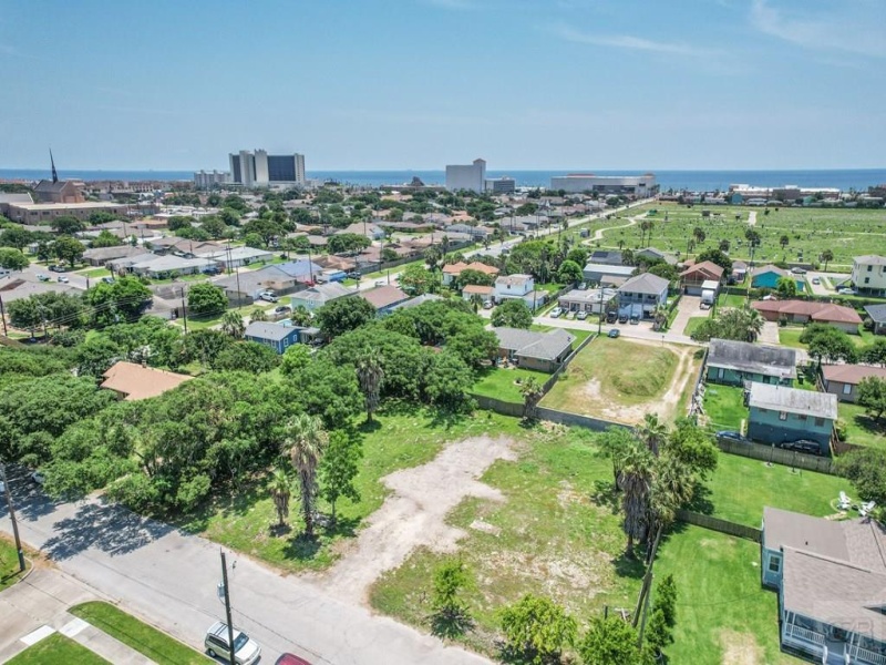 5721 S 1/2, Galveston, Texas 77551, ,Land,For sale,S 1/2,20231817