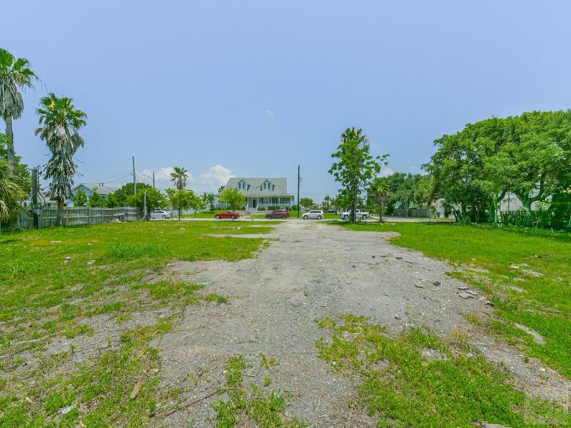 5721 S 1/2, Galveston, Texas 77551, ,Land,For sale,S 1/2,20231817