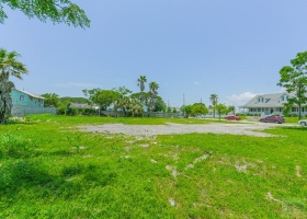 5721 S 1/2, Galveston, Texas 77551, ,Land,For sale,S 1/2,20231817