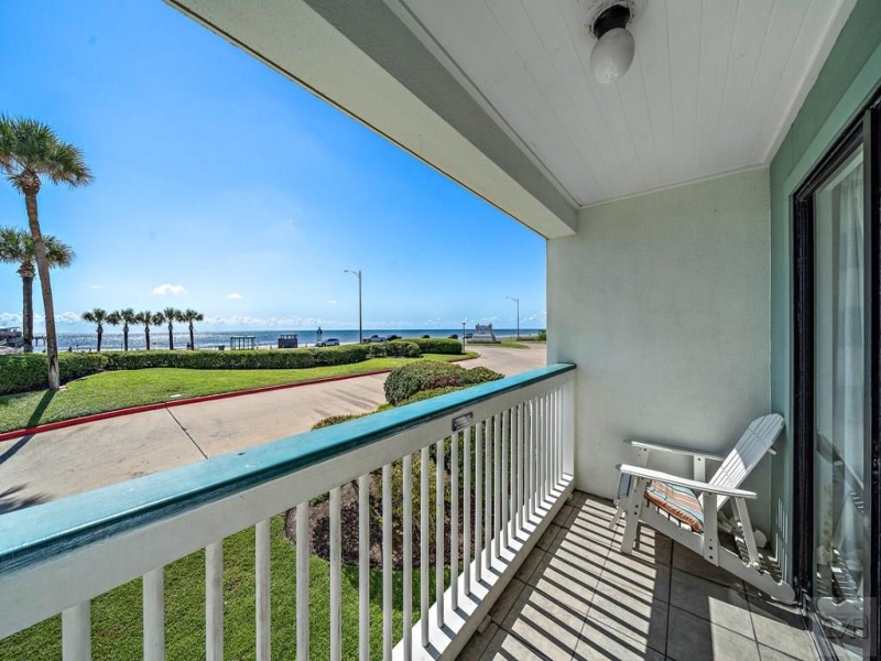 6102 Seawall Blvd, Galveston, Texas 77551, 1 Bedroom Bedrooms, ,1 BathroomBathrooms,Condo,For sale,Casa Del Mar,Seawall Blvd,20231819