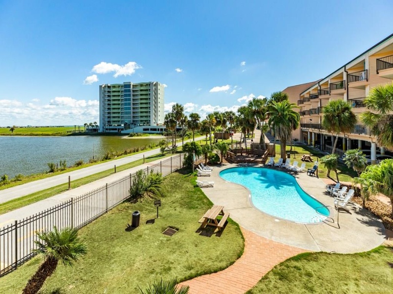 9520 Seawall Blvd, Galveston, Texas 77554, 2 Bedrooms Bedrooms, ,1 BathroomBathrooms,Condo,For sale,Maravilla,Seawall Blvd,20231837