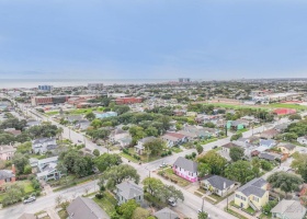 1815 39th, Galveston, Texas 77550, 3 Bedrooms Bedrooms, ,1 BathroomBathrooms,Home,For sale,39th,20231887